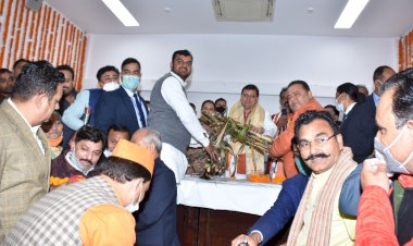 गन्ना रेट बढ़ाने पर कैबिनेट मंत्री स्वामी यतीश्वरानन्द के नेतृत्व में प्रदेश के किसानों के प्रतिनिधिमण्डल ने मुख्यमंत्री का आभार व्यक्त किया