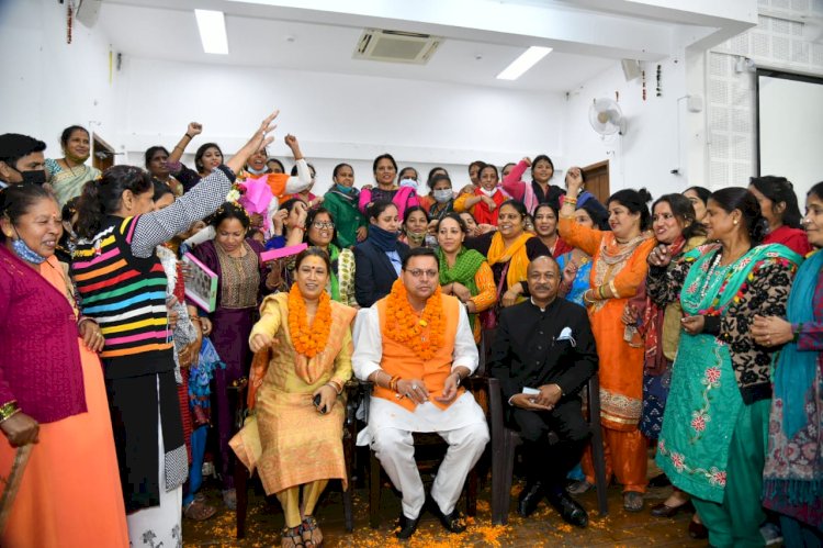 आंगनवाड़ी वर्कर्स को सीएम धामी ने दिया दीवाली का गिफ्ट, मानदेय में की गई बढोतरी