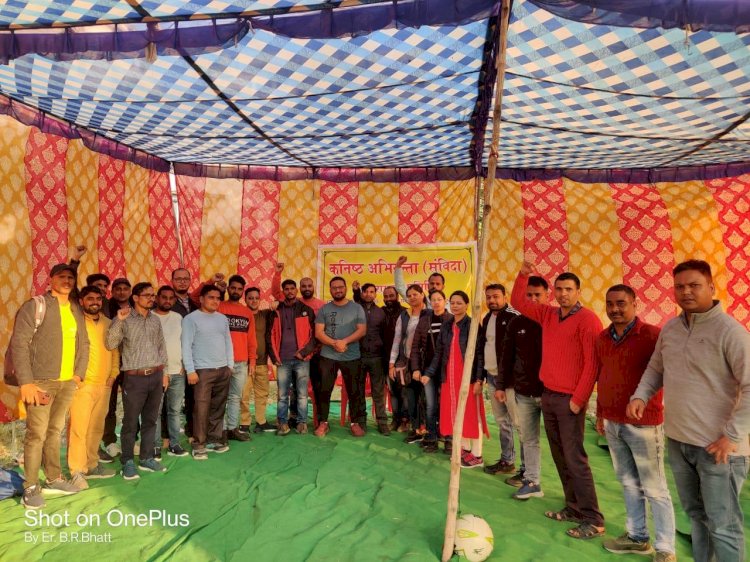 नियमितीकरण की मांग को लेकर तीन दिन की हड़ताल पर PWD के संविदा जेई