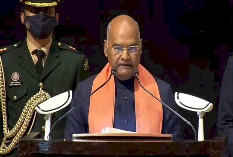 पतंजलि योगपीठ पहुंचे राष्ट्रपति रामनाथ कोविंद, पतंजलि विवि के दीक्षांत समारोह में  हुए शामिल