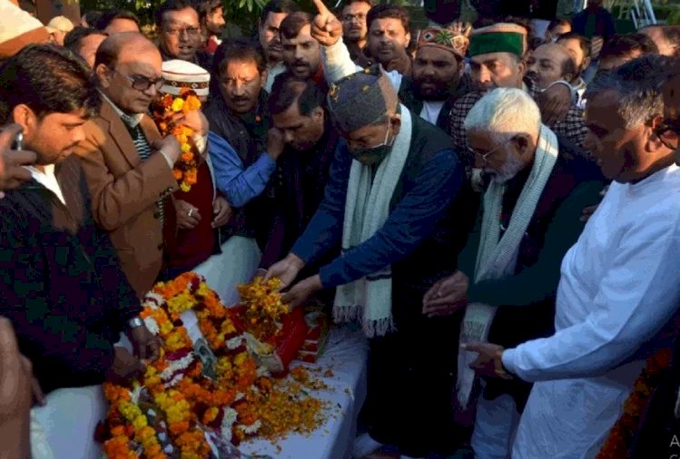 पूर्व सीएम हरीश रावत के ट्वीट के बाद हिली कांग्रेस, डैमेज कंट्रोल में जुटी पार्टी