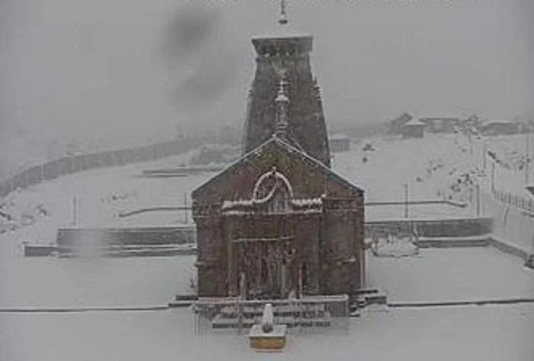 उत्तराखंड की ऊंची चोटियां बर्फ से हुईं गुलजार