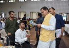 आम जनता से मिले मुख्यमंत्री, सुनी जनसमस्यायें