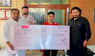 प्रदीप मेहरा को यूपी के चर्चित नेता ने दी एक लाख की मदद