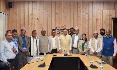 मुख्यमंत्री धामी से नेपाल के संसदीय समिति के विधायकों की शिष्टाचार भेंट