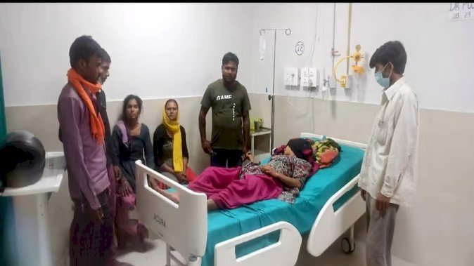 चोरी के आरोप में महिला से पुलिस ने की बर्बरता, चौकी प्रभारी  सस्पेंड