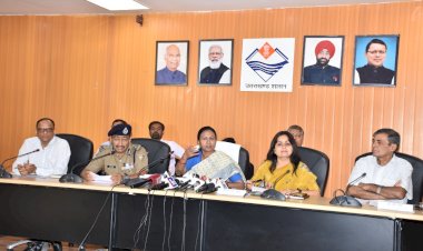 चारधाम यात्रा को लेकर अधिकारियों की हाईप्रोफाइल प्रेस कॉन्फ्रेंस, दी व्यवस्थाओं की जानकारी