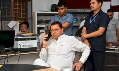 दुर्घटना के बाद मुख्यमंत्री  पुष्कर सिंह धामी ने किया आपदा कंट्रोल रूम का निरीक्षण