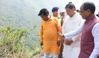 सीएम धामी और मध्य प्रदेश के सीएम शिवराज सिंह चौहान ने किया दुर्घटनास्थल का दौरा