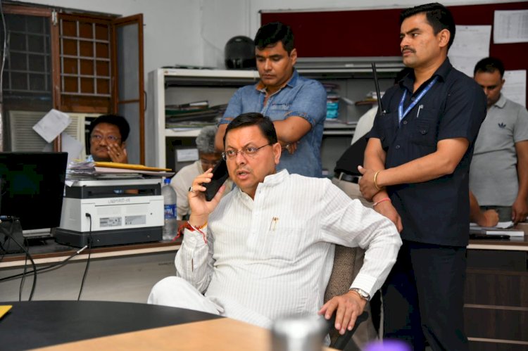 दुर्घटना के बाद मुख्यमंत्री  पुष्कर सिंह धामी ने किया आपदा कंट्रोल रूम का निरीक्षण
