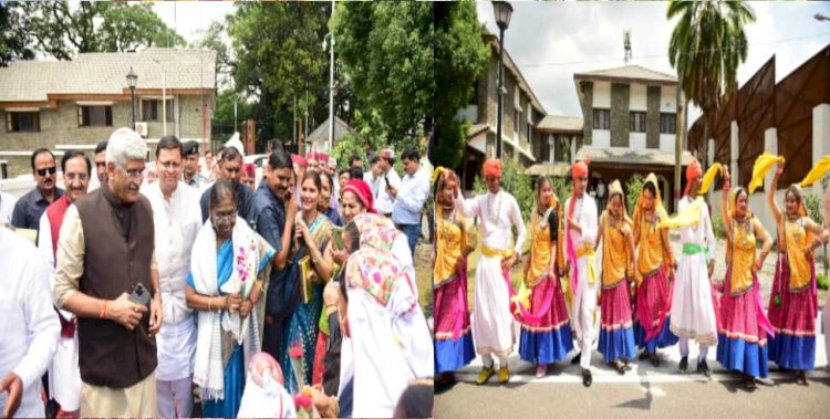 जनजाति समाज ने किया द्रोपति मुर्मू का भव्य स्वागत