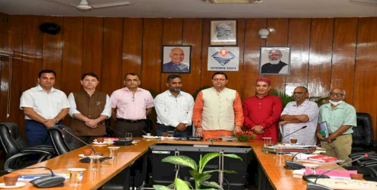 पत्रकार को दी जाने वाली पेंशन की नियमावली में सरलीकरण : CM धामी