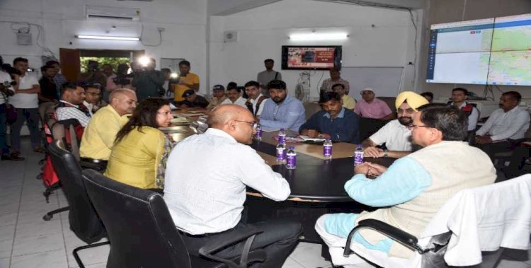 ड्यूटी में लापरवाही पर सख्त से सख्त कार्यवाही की जाए : CM धामी