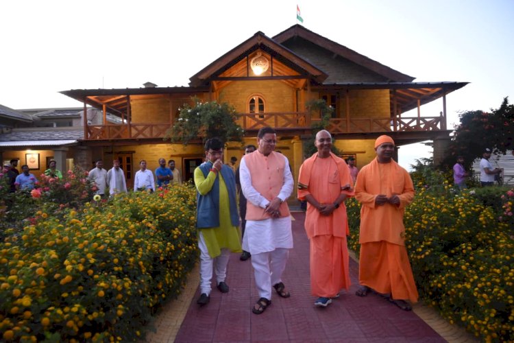 अद्वैत आश्रम मायावती में पहुंचे सीएम धामी, स्वामी विवेकानंद भी आए थे यहां
