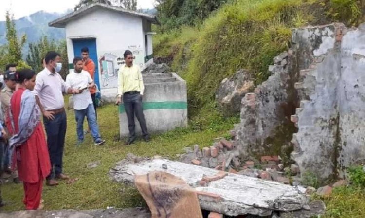 चंपावत में गिरी स्कूल बाथरूम की छत, छात्रा की मौत