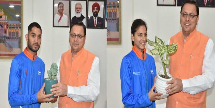नेशनल जूनियर एथलेटिक्स चैंपियनशिप के पदक विजेताओं से मिले सीएम धामी
