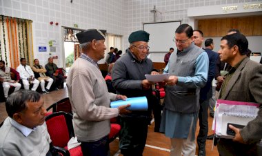 सीएम ने सुनी जनता की फरियादें, दिए कार्रवाई के आदेश
