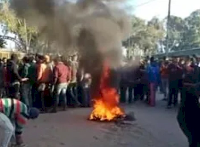 जम्मू-कश्मीर में आर्मी कैंप के पास दो नागरिकों के मारे जाने के बाद विरोध प्रदर्शन