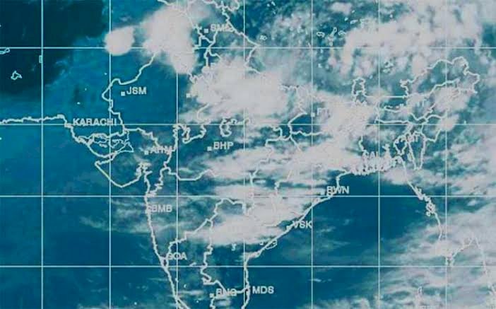 आज का मौसम 20 Dec 2022: देशभर में ठंड ने पकड़ी रफ्तार, कई जगहों पर भीषण कोहरा