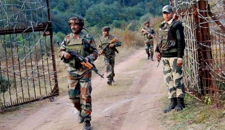 जम्मू कश्मीर में सेना ने ढेर किए तीन आतंकवादी