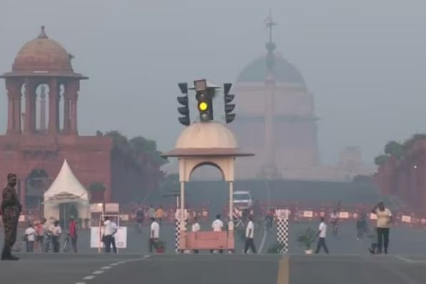 दिल्ली-एनसीआर प्रदूषण: जीआरएपी चरण III लागू, गैर-जरूरी निर्माण, औद्योगिक कार्य प्रतिबंधित