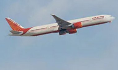 न्यूयॉर्क-दिल्ली एयर इंडिया की फ्लाइट में नशे में धुत शख्स ने महिला पर किया पेशाब