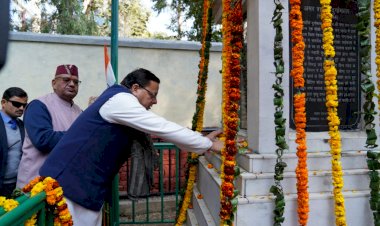 सीएम धामी ने दी शहीद दुर्गामल्ल को श्रद्धांजलि