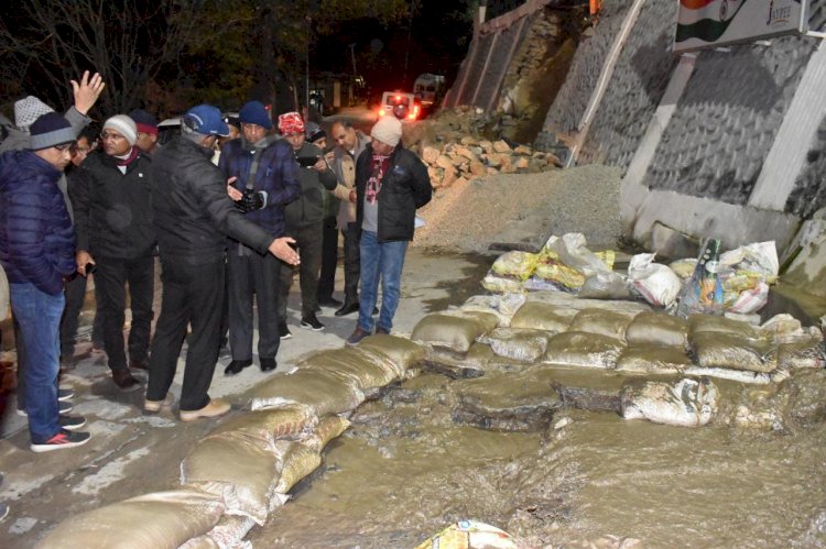 जोशीमठ में हो रहे भूधसाव की कल सीएम करेंगे उच्चस्तरीय समीक्षा