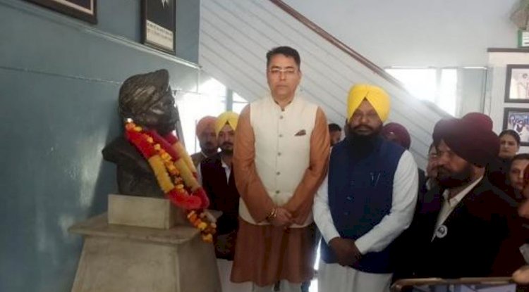लाला लाजपत राय की 158वीं जयंती: अमन अरोड़ा ने पंजाब केसरी को उनके पैतृक गांव धुडीके में दी विनम्र श्रद्धांजलि