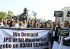 अडानी मुद्दे को लेकर विपक्षी पार्टियों ने संसद परिसर में किया प्रदर्शन