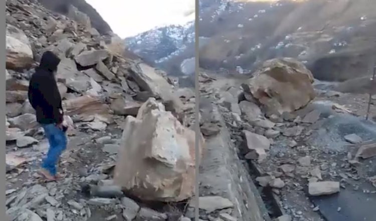 भूस्खलन ने जम्मू-कश्मीर में राष्ट्रीय राजमार्ग 44 को अवरुद्ध कर दिया