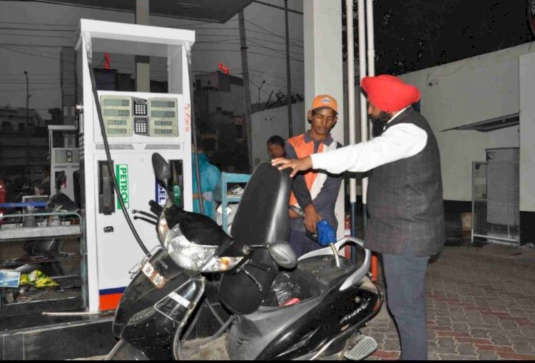 पंजाब में महंगा होगा पेट्रोल, डीजल, सरकार ने लगाया 90 पैसे वैट