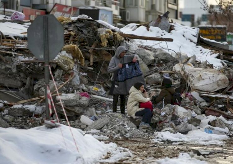 तुर्की, सीरिया भूकंप : ठंड के मौसम में बचाव कार्य जारी, मरने वालों की संख्या 8000 पार