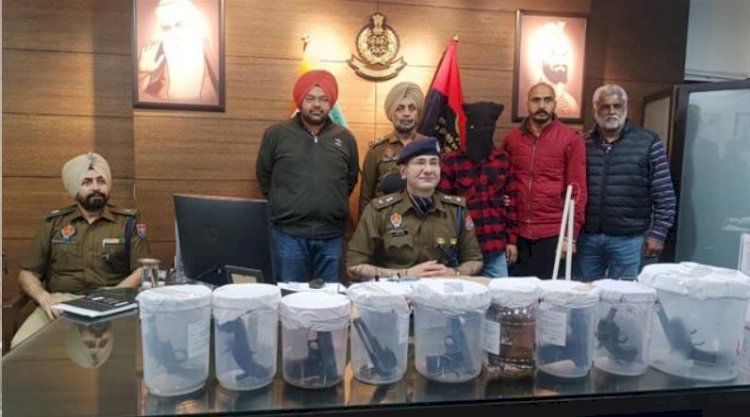 गैंगस्टर जग्गू भगवानपुरिया का सहयोगी गिरफ्तार, 9 पिस्टल बरामद
