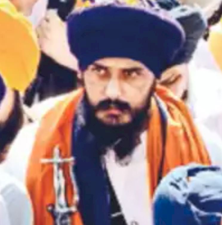 अमृतपाल सिंह के खिलाफ लुकआउट सर्कुलर, गैर जमानती वारंट जारी