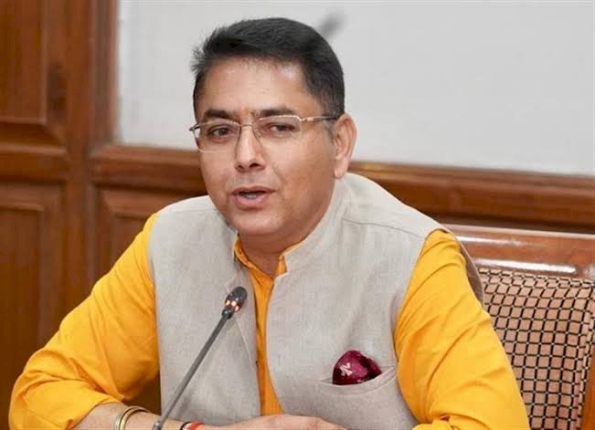 मंत्री अमन अरोड़ा का बड़ा एक्शन, 12 अधिकारियों को भेजा कारण बताओ नोटिस
