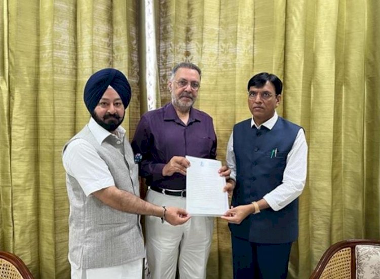 पंजाब के स्वास्थ्य मंत्री डॉ. बलबीर सिंह ने केंद्रीय स्वास्थ्य मंत्री डॉ. मनसुख मंडाविया से मुलाकात की