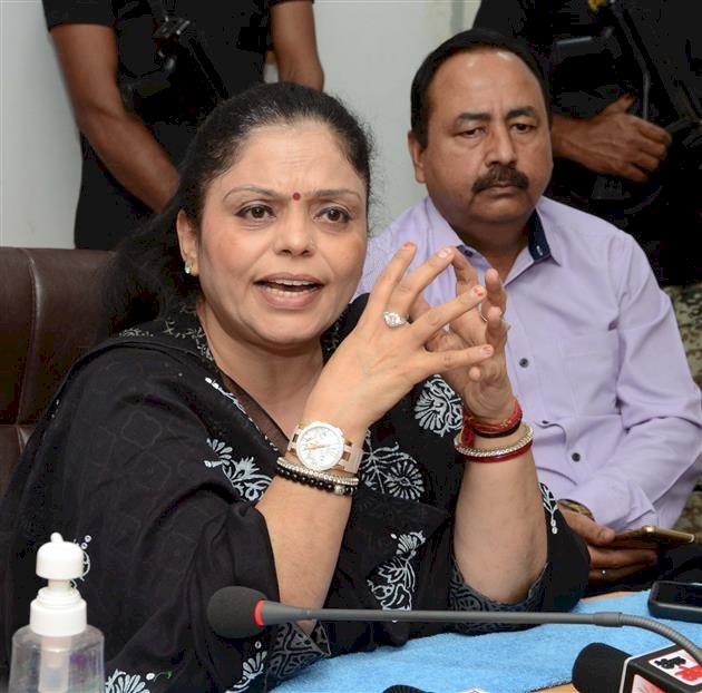 मनीषा गुलाटी ने हाईकोर्ट का रुख किया, पंजाब महिला पैनल प्रमुख के रूप में हटाने के फैसले को दी चुनौती