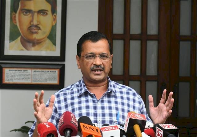 लोकसभा चुनाव को लेकर अरविंद केजरीवाल के आवास पर आम आदमी पार्टी की बैठक चल रही