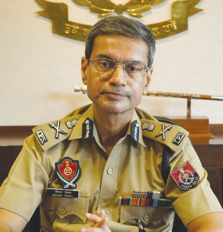 सीमा पार से हथियारों की तस्करी के रैकेट का भंडाफोड़, 5 ग्लॉक पिस्तौल सहित एक व्यक्ति गिरफ्तार