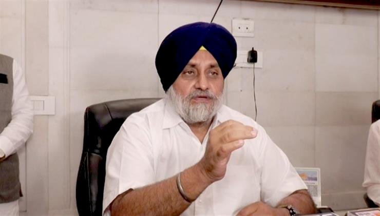 अकाली दल की कानूनी शाखा ने चालीस से अधिक सिख नौजवानों को झूठे मुकदमों में फंसाने की आजादी दिलाई - सुखबीर बादल