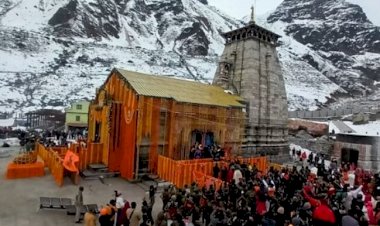 बाबा केदारनाथ धाम के कपाट खुले, पीएम मोदी के नाम से की गई पहली पूजा