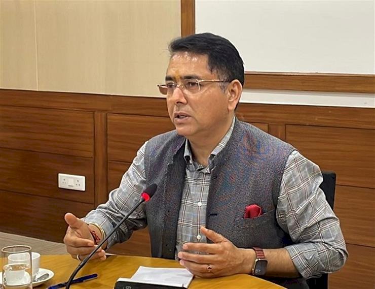 मंत्री अमन अरोड़ा  ने उपायुक्तों को सेवा केंद्रों पर पेंडेंसी की निगरानी करने का दिया निर्देश