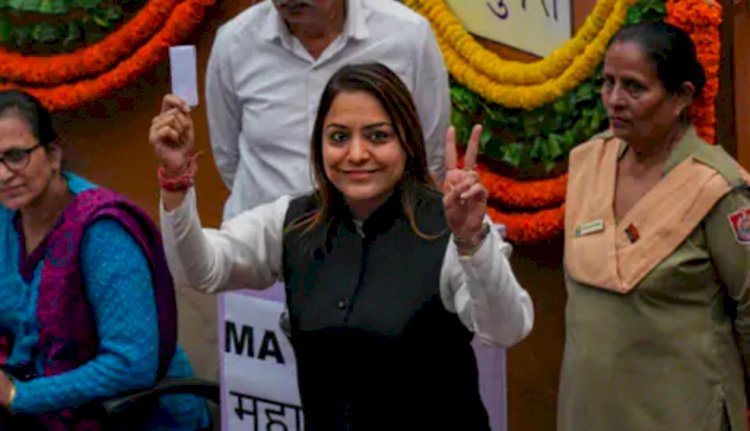 आम आदमी पार्टी ने शैली ओबेरॉय पर फिर जताया भरोसा, एमसीडी मेयर पद के लिए किया नामांकन