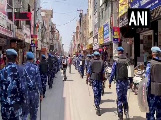 अमृतपाल सिंह की गिरफ्तारी के बाद बठिंडा पुलिस ने फ्लैग मार्च निकाला