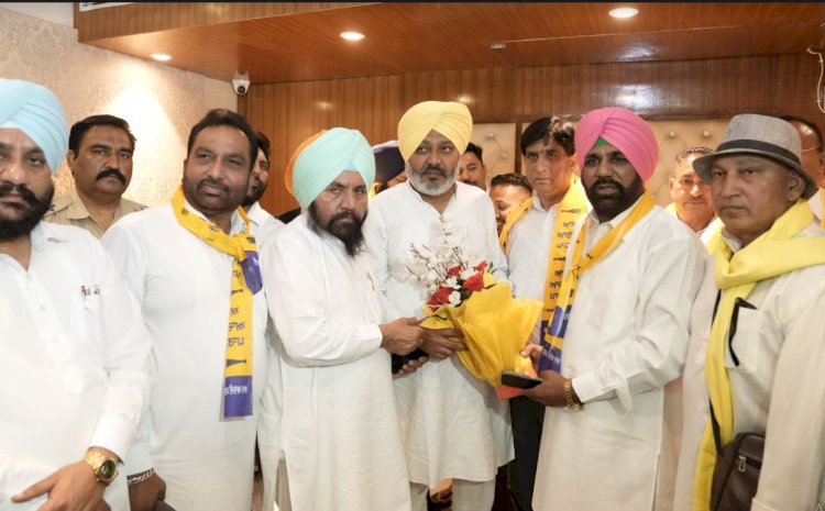 उपचुनाव से पहले आप को मिली मजबूती, बसपा नेता रछपाल सिंह व सीपीएफ नेता मेला सिंह अपने समर्थकों के साथ आप हुए शामिल