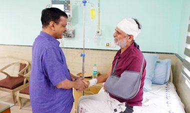 सीएम अरव‍िंद केजरीवाल पहुंचे एलएनजेपी, सत्‍येंद्र जैन से गले म‍िलकर जताई खुशी, बताया- 'ब्रेव मैन... ह‍ीरो...'