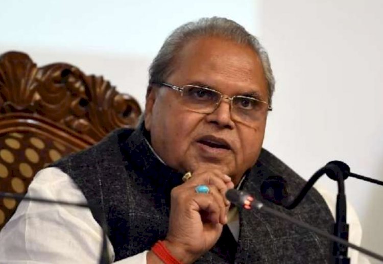 जम्मू कश्मीर के पूर्व गवर्नर के सहयोगी के 9 ठिकानो पर सीबीआई की छापेमारी