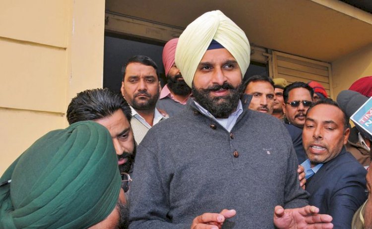 बिक्रम मजीठिया मामला: आलोचना का सामना कर रही आप सरकार ने एसआईटी प्रमुख को हटाया