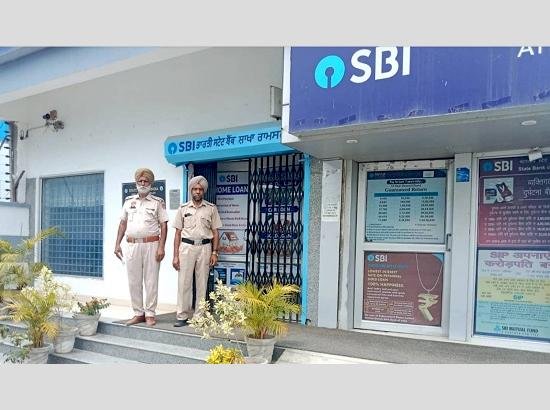 पंजाब पुलिस ने सुरक्षा की दृष्टि से एटीएम, पेट्रोल पंपों की चेकिंग की